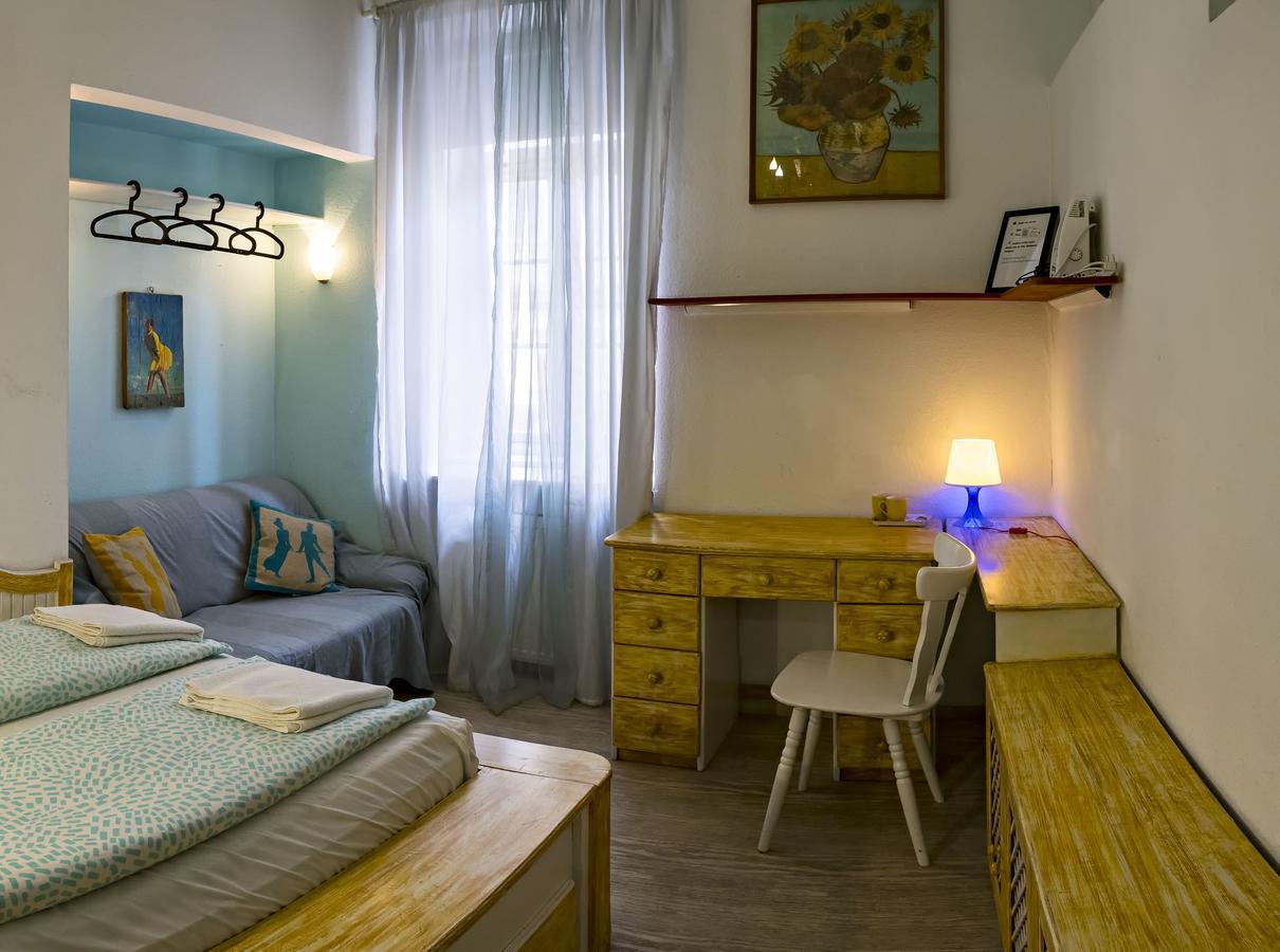 Santico Art Hotel And Hostel بودابست الغرفة الصورة